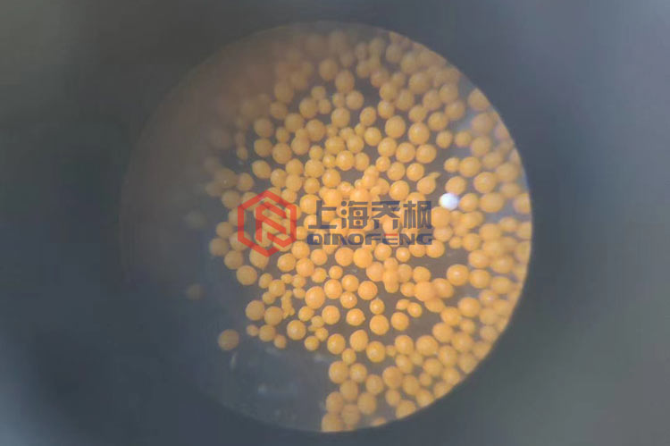 高效沸騰制粒干燥機的工作原理？